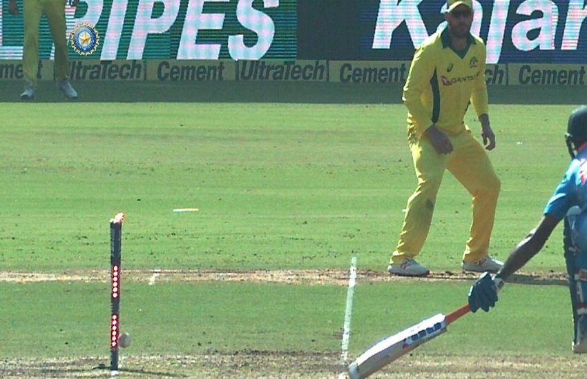 Ind vs Aus, Vijay Shankar, unfortunate, second time dismissal, similar manner, India vs Australia, Ind vs Aus 2nd ODI, Ind vs Aus, Vijay Shankar, unfortunate, second time dismissal, similar manner, India vs Australia, Ind vs Aus 2nd ODI,