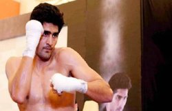 बॉक्सिंग: ट्रेनिंग के दौरान चोटिल हुए विजेंदर, अमेरिका में 12 अप्रैल को होने वाला डेब्यू टला