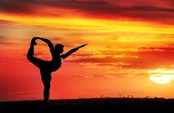 तनाव कम करने के अलावा और इन स्वास्थ्य समस्याओं के लिए लाभकारी है ये योगासन