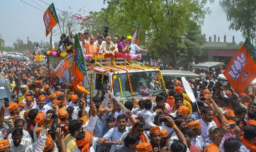 इस बार भी स्मृति ईरानी का मुकाबला राहुल गांधी से है।