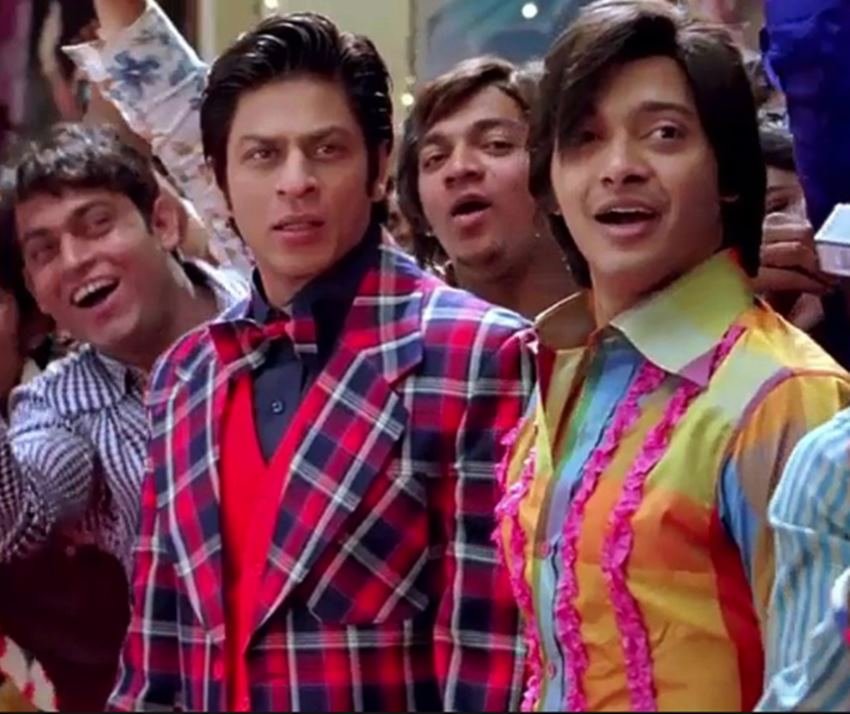 साल 2007 में आई इस फिल्म से दीपिका पादुकोण ने डेब्यू किया था। एक्ट्रेस भी फिल्म में रेट्रो लुक में नजर आई थीं।