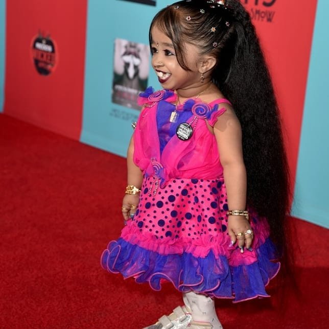 Lok Sabha Election 2019, World smallest woman, Jyoti Amge, vote, polling station, Nagpur, Maharashtra, Jansatta Online