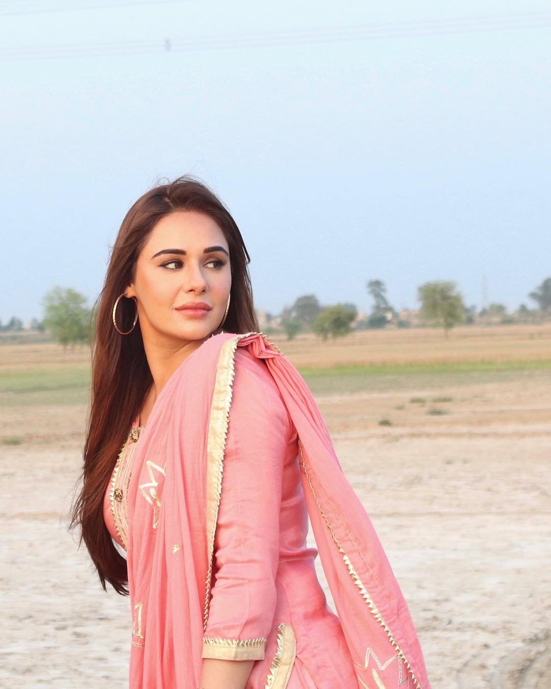 जाबी फिल्म्स, पंजाबी फिल्म एक्ट्रेसेज, सरगुन मेहता, नीरू बाजवा, सोनम बाजवा, मैंडी ठक्कर, हिमांशी खुराना, पॉलीवुड, Punjabi films, pollywood, Punjabi film actresses, Sargun Mehta, Neeru Bajwa, Sonam Bajwa, Mandy Takhar, Himanshi Khurana,Top Punjabi film actresses, Punjabi heroine"