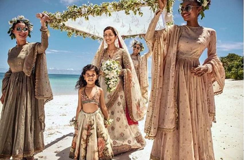 Manushi Chillar, Sabyasachi Mukherjee, Seychelles, Manushi Chillar wedding photoshoot, Manushi Chillar education, Sabyasachi instagram, मानुषी छिल्लर, सब्यसाची, मानुषी छिल्लर का वेड