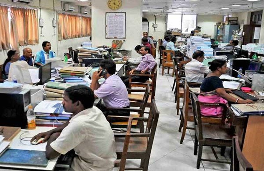 इससे पहले सेवा में आने के बाद नए उच्च योग्यता प्राप्त करने वाले केंद्र सरकार के कर्मचारियों को एकमुश्त राशि के रूप में 2000 रुपये से 10,000 रुपये दिए जाते थे।