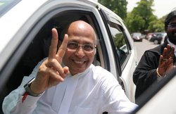 अभिषेक मनु सिंघवी ने सवा दो लाख करोड़ रुपए दबाए बैठी कंपनियों को दिलवाई बड़ी राहत, सुप्रीम कोर्ट ने रद किया आरबीआई का सर्कुलर