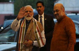 Loksabha Elections 2019, Narendra Modi, PM, BJP, Slogan, Har Har Modi, Supporters, BJP Workers, Poet, Scuffle, Chant, Video, Kashi, Varanasi, Uttar Pradesh, State News, India News, National News, Hindi News