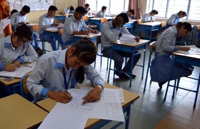 CBSE Class 10th, 12th Result 2019 Date: CBSE 10वीं, 12वीं बोर्ड के परीक्षार्थियों के लिए ये हैं परिणाम और कम्पार्टमेंट परीक्षा से जुड़ी जरूरी जानकारी