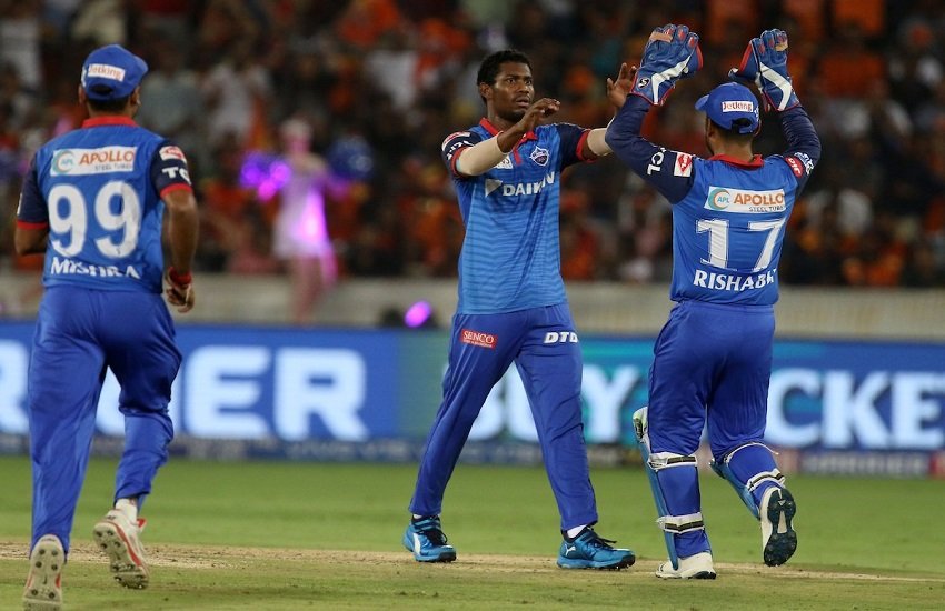 दिल्ली के गेंदबाजों के आगे पस्त हुआ हैदराबाद (फोटो सोर्स- IPL TWITTER)