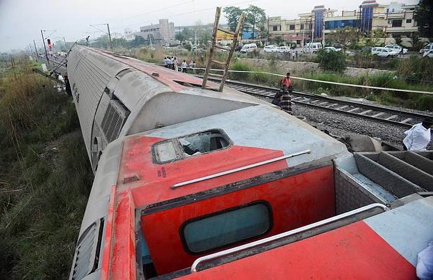 Indian Railways, Purva Express, LHB Coach, LHB, Train Accident, Purva Express Accident, Link Halfmen Bush, Railway Track, Rail Track, Rail Passenger, Rail Journey, IRCTC, jansatta news, Howrah-New Delhi Poorva Express