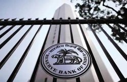 अब बैंकों में हफ्ते में 5 दिन होगा काम? RBI ने दी यह सफाई