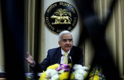 रिजर्व बैंक ने घटाई रेपो रेट, सस्ती हो सकती है आपकी EMI