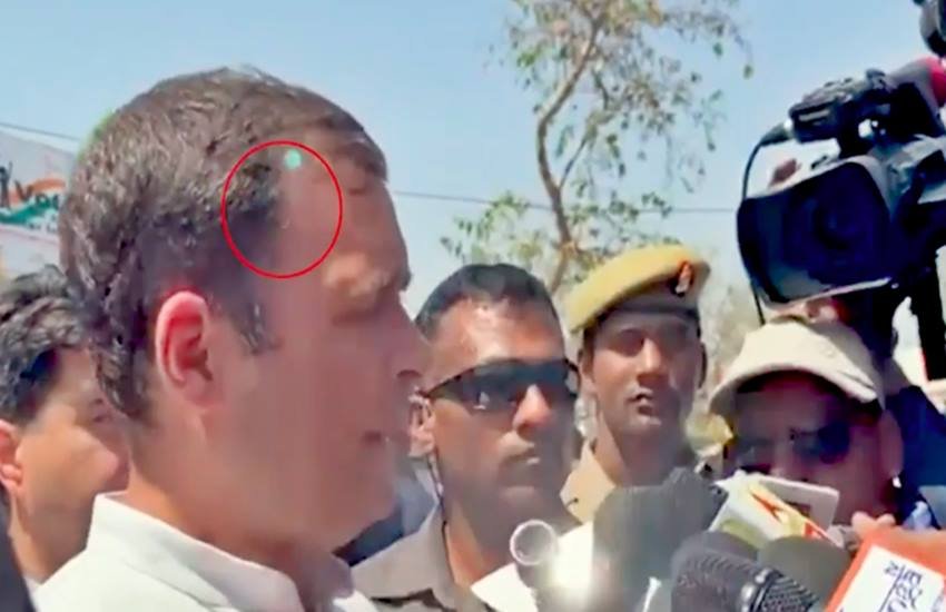 राहुल गांधी के सिर पर ग्रीन लेजर लाइट, फोटो सोर्स- ट्विटर (@Rahul_P_Raj) राहुल गांधी के सिर पर ग्रीन लेजर लाइट, फोटो सोर्स- ट्विटर (@Rahul_P_Raj)