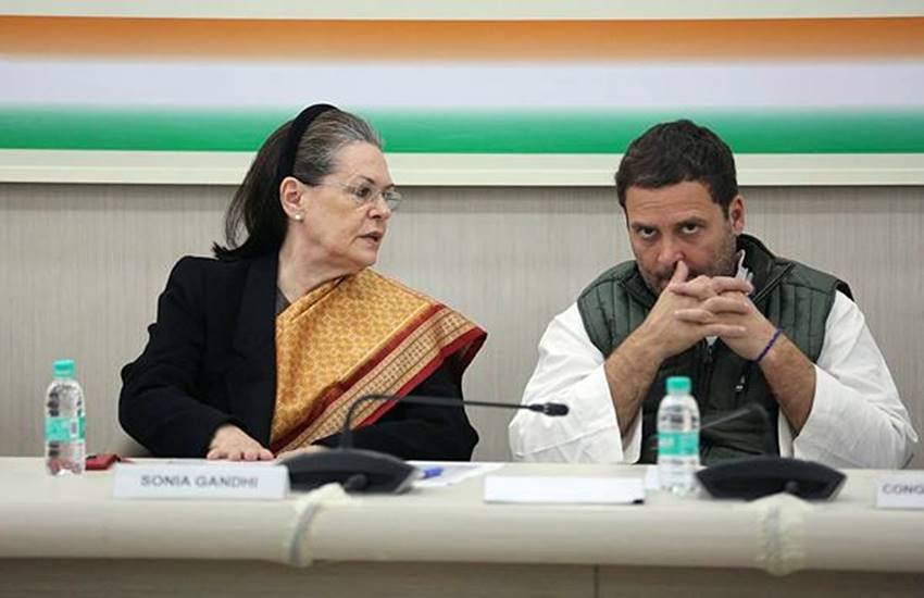 (कांग्रेस अध्यक्ष राहुल गांधी और यूपीए अध्यक्ष सोनिया गांधी) (Express file Photo by Tashi Tobgyal)