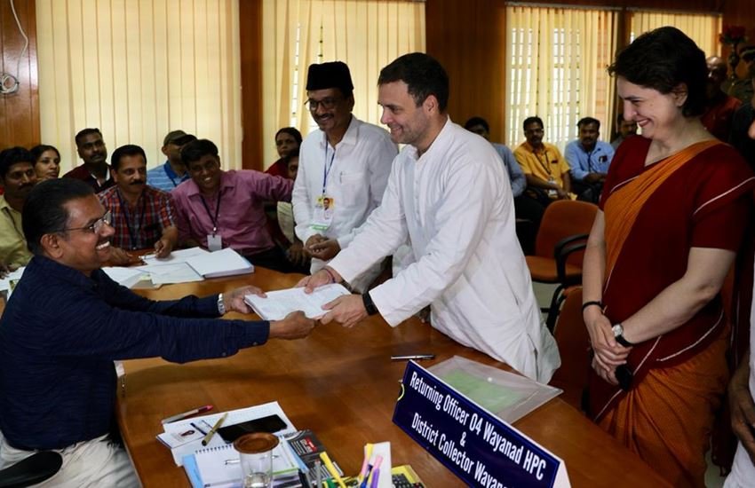 वायनाड में नामांकन दाखिल करते कांग्रेस अध्यक्ष राहुल गांधी। फोटो सोर्स : @INCIndia