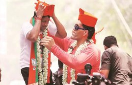 Lok Sabha elections 2019, Lok Sabha elections, 2019 Lok Sabha elections, election news, khali, West bengal lok sabha polls, lok sabha polls WB, jadavpur candidate, Wrestler, Dalip Singh Rana, The Great Khali, PM Narendra Modi, Tee, Fit, Size, Body, Campaigning, BJP, Jadavpur Candidate, Anupam Hazra, State News, Hindi News