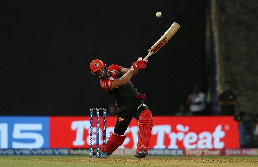 वर्ल्ड कप को लेकर डिविलियर्स ने एमएस धोनी से लगाई शर्त (pc- IPL Official site) वर्ल्ड कप को लेकर डिविलियर्स ने एमएस धोनी से लगाई शर्त (pc- IPL Official site)