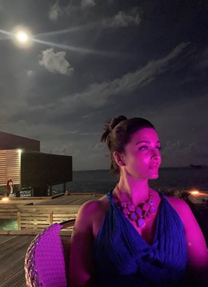 Abhishek Bachchan, Aishwarya Rai, Aaradhya Bachchan, Aishwarya Rai Maldives, Aishwarya Rai in Pool, Abhishek Aishwarya maldive