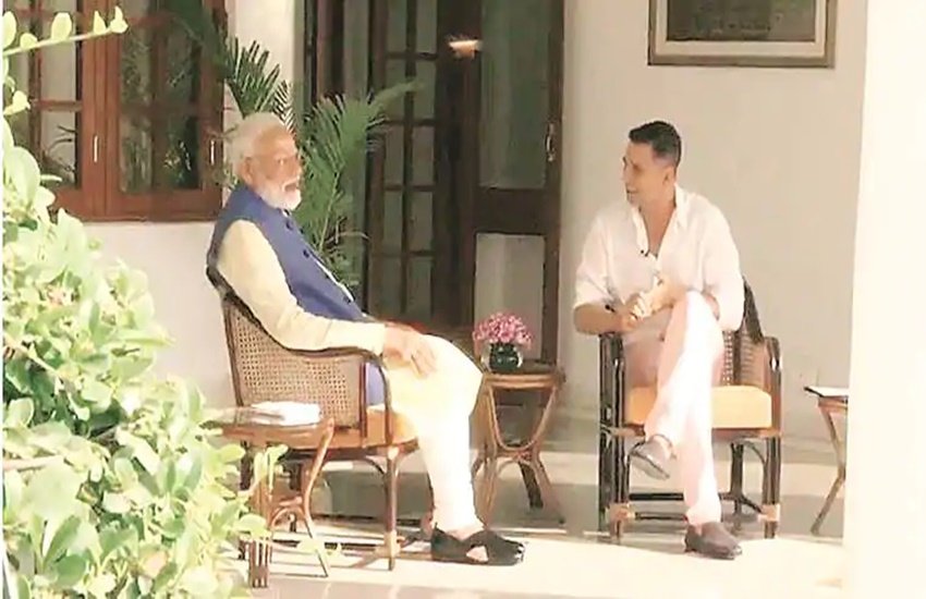 इंटरव्यू के दौरान अक्षय कुमार और पीएम नरेंद्र मोदी। (फोटो सोर्स- सोशल मीडिया)
