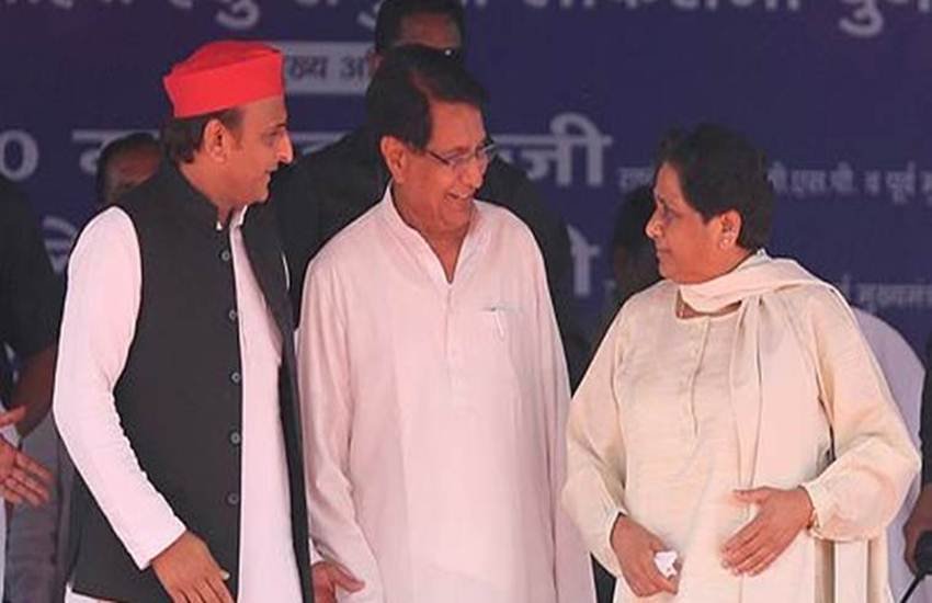 पश्चिमी यूपी की 8 सीटों पर विपक्षी गठबंधन का पलड़ा भारी है। जातीय समीकरण के हिसाब से बीजेपी सही स्थिति में नहीं है। (फोटो सोर्स: AP) पश्चिमी यूपी की 8 सीटों पर विपक्षी गठबंधन का पलड़ा भारी है। जातीय समीकरण के हिसाब से बीजेपी सही स्थिति में नहीं है। (फोटो सोर्स: AP)