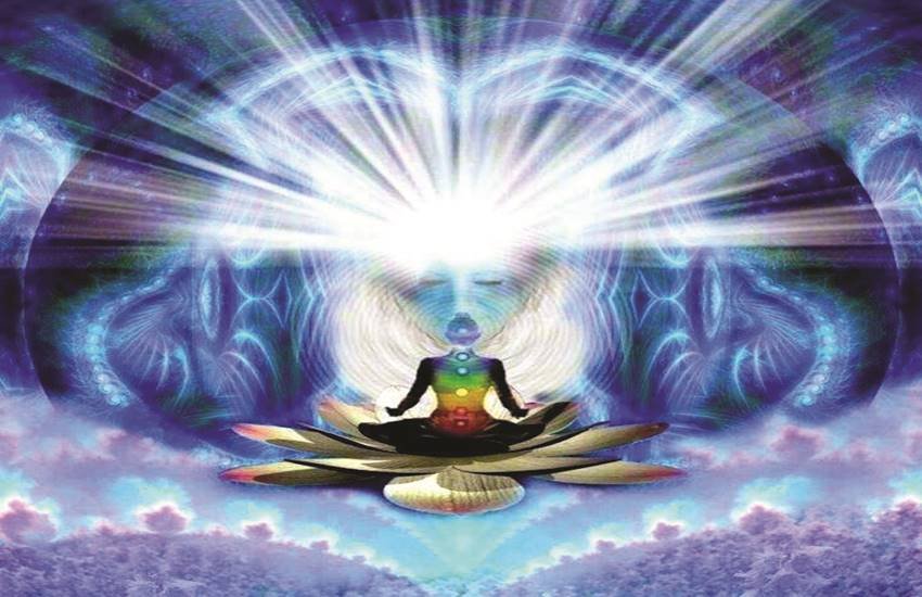 अब सब ईश्वरीय सत्ता के सम्मुख नत-मस्तक हैं। अब सब ईश्वरीय सत्ता के सम्मुख नत-मस्तक हैं।