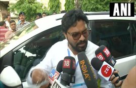 lok sabha, lok sabha election, lok sabha election 2019, lok sabha election 2019 schedule, lok sabha election date, lok sabha election 2019 date, लोकसभा चुनाव, लोकसभा चुनाव 2019, chunav, lok sabha chunav, lok sabha chunav 2019 dates, lok sabha news, election 2019, election 2019 news, Hindi news, news in Hindi, latest news, today news in Hindi, West bengal election news, babul supriyo, babul supriyo attack