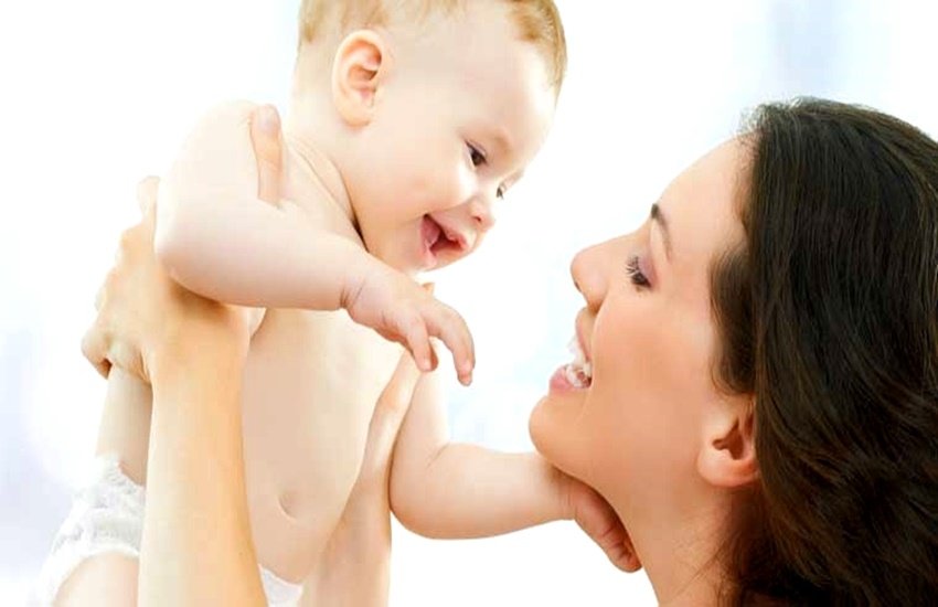 गर्मी में रखें बच्चे का खास ध्यान (Source: ThinkStock Images)