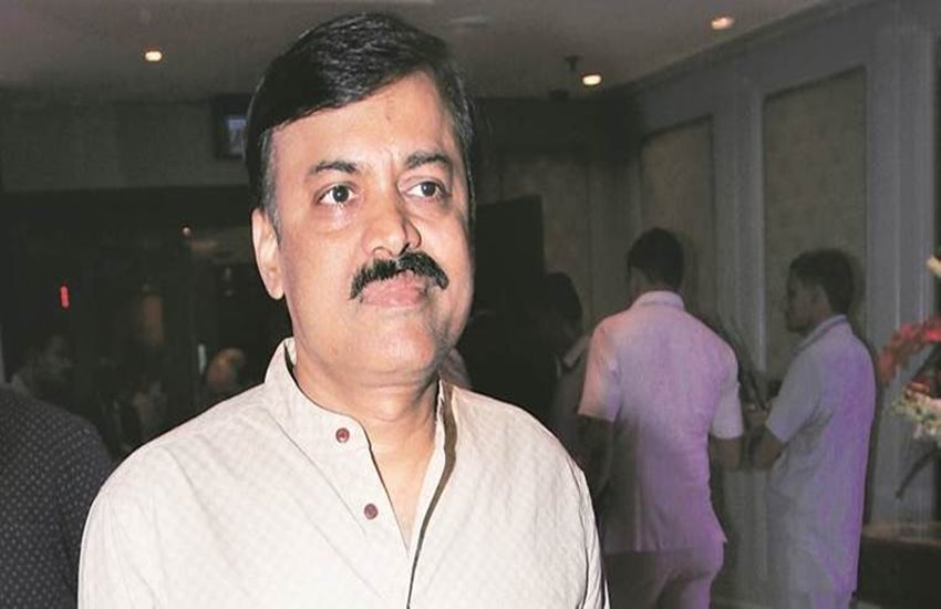 बीजेपी प्रवक्ता के ऊपर फेंका गया जूता
फोटो सोर्स- इंडियन एक्सप्रेस बीजेपी प्रवक्ता के ऊपर फेंका गया जूता
फोटो सोर्स- इंडियन एक्सप्रेस