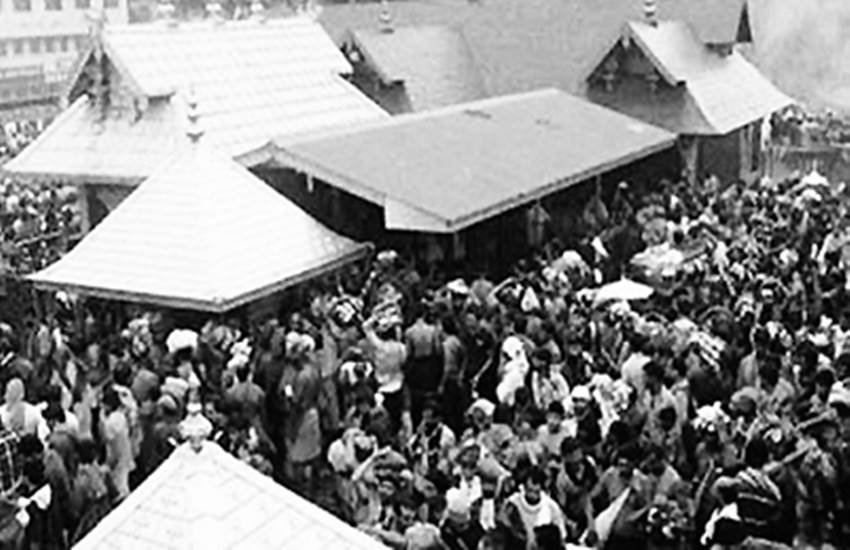 धर्मांधता और असमानता में विश्वास करने वाला बेहद पढ़ा लिखा वर्ग तो है ही, इसके साथ ही ग्रामीण इलाके भी इस विचारधारा को पोषित कर रहे हैं।  धर्मांधता और असमानता में विश्वास करने वाला बेहद पढ़ा लिखा वर्ग तो है ही, इसके साथ ही ग्रामीण इलाके भी इस विचारधारा को पोषित कर रहे हैं।