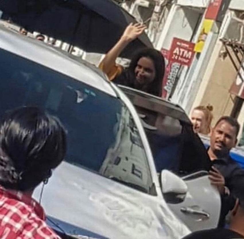 Chhapaak, Deepika Padukone in chhapaak, entertainment news, Deepika Padukone step Forward to Delhi For Chappak Shooting, upcoming movie on acid attack survivor Laxmi, deepika padukone playing in chhappak maltis character, videos of deepika in delhi, entertainment news, bollywood news, television news