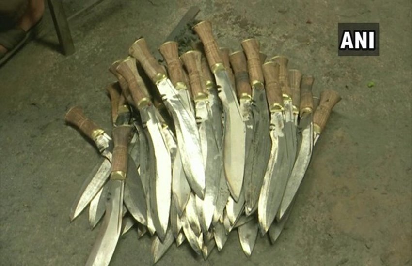 यूएस आर्मी के जवान ने दिया देशी खुखरी का ऑर्डर 
फोटो सोर्स- एएनआई 
