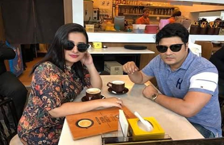 बता दें कि फिरदौस बांग्लादेश और पश्चिम बंगाल के करीब 200 फिल्मों में काम कर चुके हैं। कुछ समय के लिए वह मॉडलिंग भी कर चुके हैं। वह एक फिल्म प्रोडक्शन कंपनी (नुजहत फिल्मस) के मालिक भी हैं। उन्होंने ढाका विश्वविद्यालय से जन संचार और पत्रकारिता में ग्रेजुएशन किया हैं।