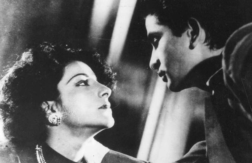 Raj Kapoor, Raj kapoor film aag, film aag cut scence, cbfc, censor board, india film censor, censorship india, censorship bollywood, cbfc bollywood, censor board bollywood, bollywood censorship, india censorship