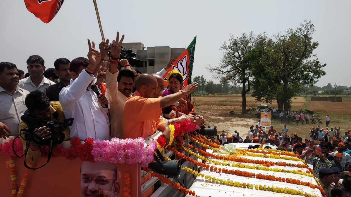 Sonia Gandhi, Smriti Irani, Sonia Gandhi havan, Smriti irani pooja, Sonia Gandhi nominations, Amethi, rae bareli, Smriti irani nomination, Uttar pradesh, Lok Sabha elections