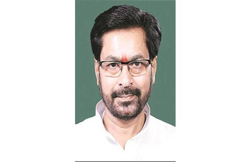 बिहार के बांका में वर्तमान सांसद राजद के जयप्रकाश नारायण यादव, पूर्व सांसद व बेलहर से जद (एकी) विधायक गिरधारी यादव और पूर्व केंद्रीय मंत्री दिवंगत दिग्विजय सिंह की पत्नी पूर्व सांसद पुतुल देवी के बीच मुकाबला है।