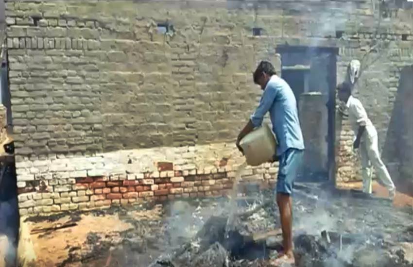 कन्नौज में लगी आग, फोटो सोर्स- स्थानीय