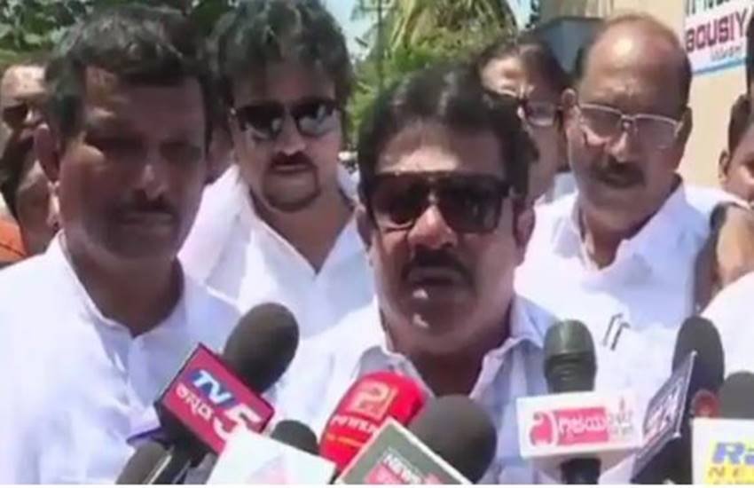 कर्नाटक के मंत्री जमीर अहमद खान। (फोटो सोर्स: इंडियन एक्स्प्रेस) 