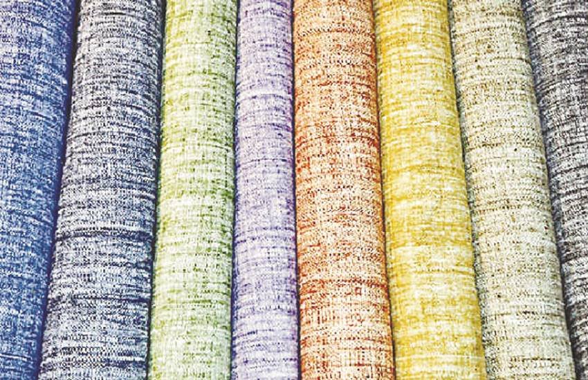 खादी कभी आजादी की वर्दी कही जाती थी, आज उसी वर्दी की हालत पतली है।