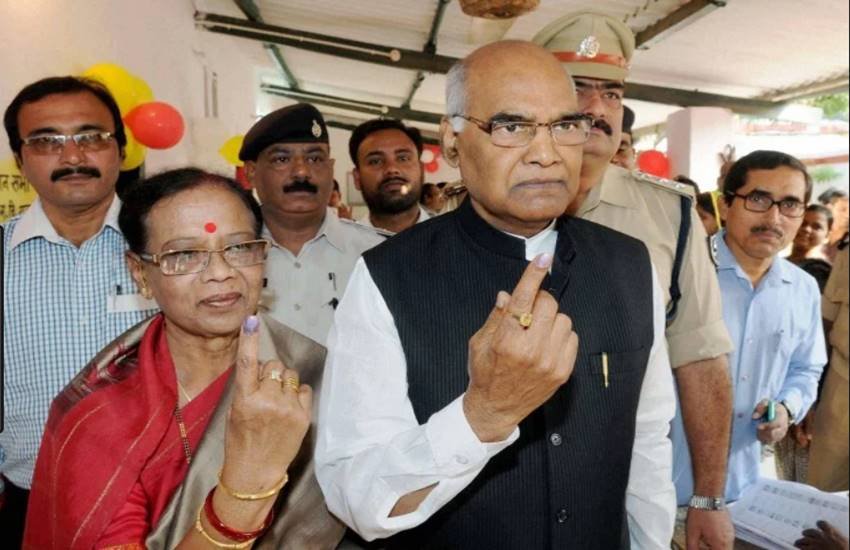 राष्ट्रपति रामनाथ कोविन्द
(फोटो सोर्स : Indian Express) राष्ट्रपति रामनाथ कोविन्द
(फोटो सोर्स : Indian Express)