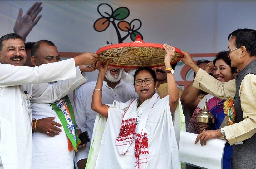 ="lok sabha, lok sabha elections 2019, Narendra Modi, Amit Shah, Mamata Banerjee, Priyanka Gandhi, Priyanka Gandhi rally, election day photos, 2019 election days in pictures, indian express, indian express photos"