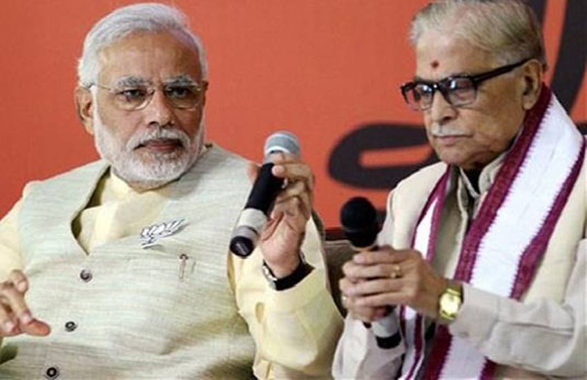 पीएम मोदी और कानपुर से सांसद मुरली मनोहर जोशी पीएम मोदी और कानपुर से सांसद मुरली मनोहर जोशी