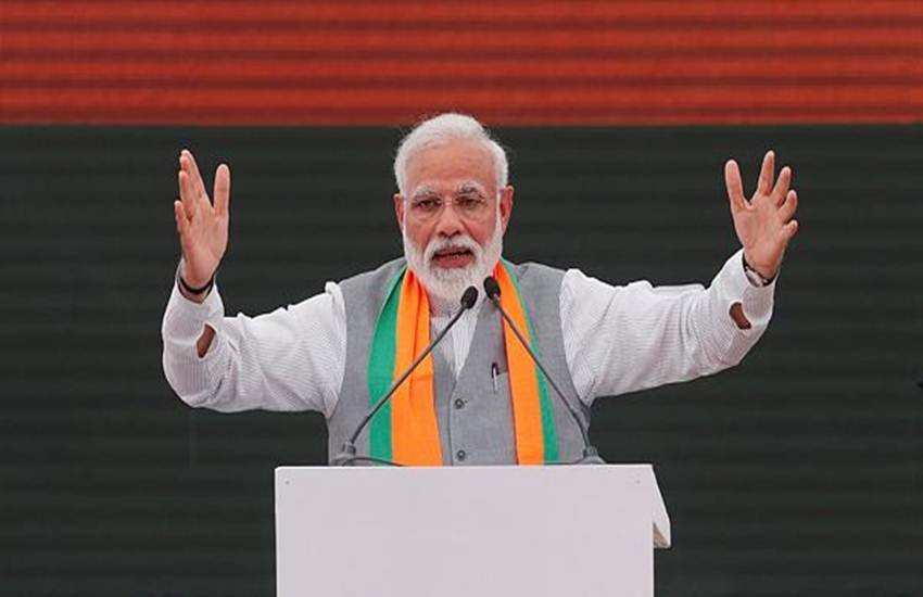 लातूर में पीएम मोदी की एक वोट अपील आचार संहिता के उल्लंघन के दायरे में आ गई है। (फोटो सोर्स: रॉयटर्स)