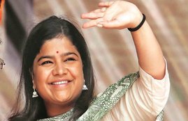 poonam mahajan