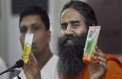 रामदेव की पतंजलि पर टैक्स की गड़बड़ी करने का शक! हो रही जांच