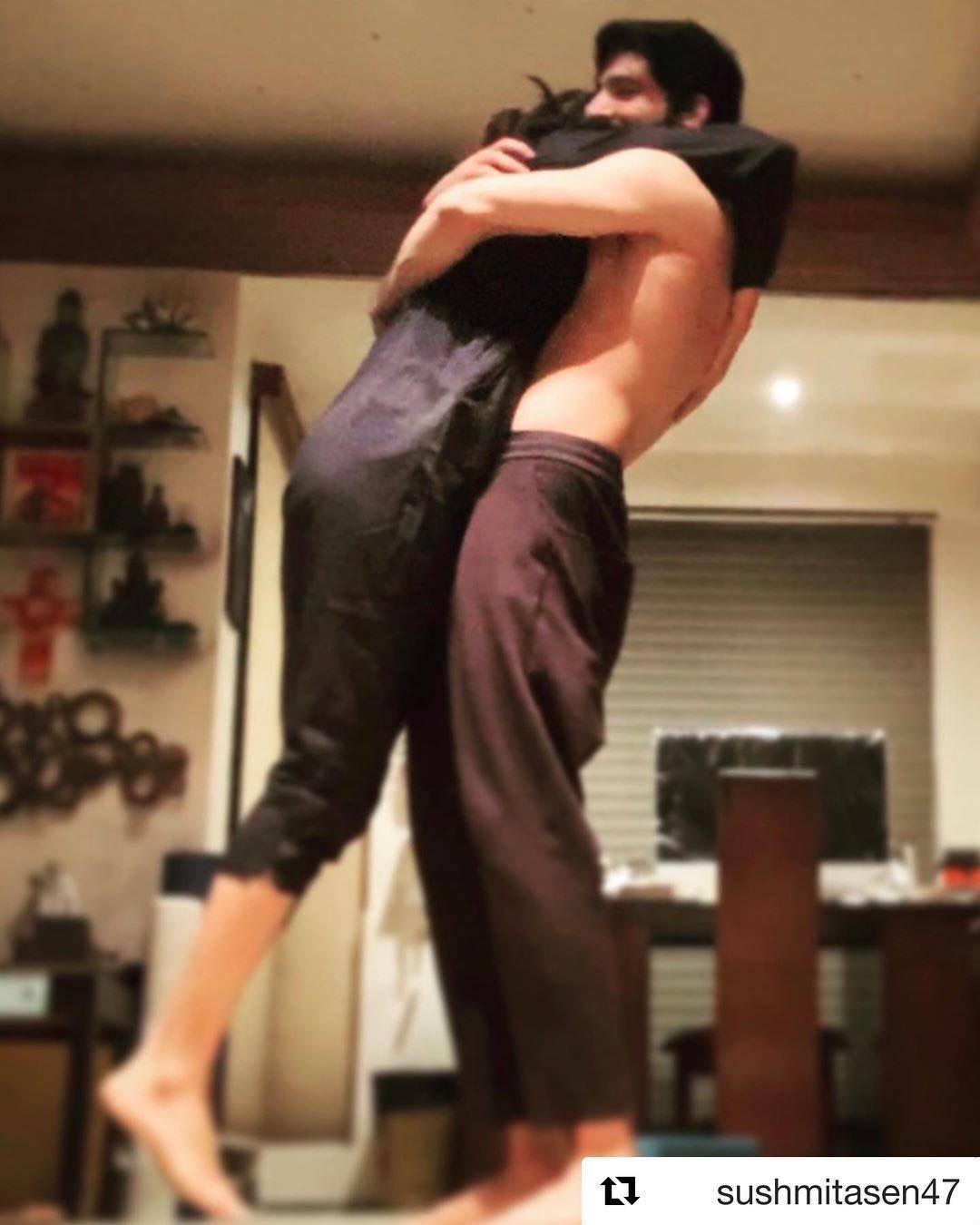 sushmita sen and rohman shawl, sushmita sen with boyfriend, sushmita sen instagram photo