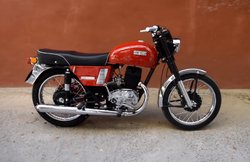 Royal Enfield 200 मिनी बुलेट को मॉडिफाई कर दिया ये शानदार लुक