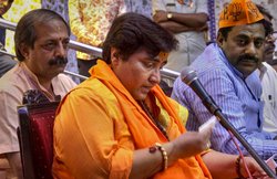 प्रज्ञा की उम्मीदवारी पर ऐसे बचाव में उतरी बीजेपी, पोस्टर के जरिए कहा- अब होगा ‘न्याय’