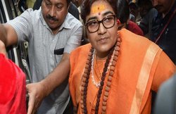 Lok Sabha Election 2019: प्रज्ञा ठाकुर की उम्मीदवारी से BJP कैडर में बगावत की सुगबुगाहट, मीटिंगों में नहीं पहुंच रहे पार्टी के नेता