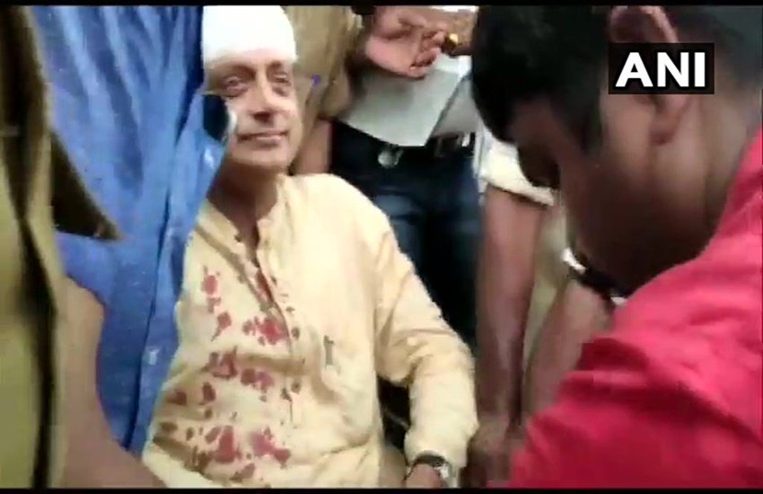 कांग्रेस नेता शशि थरूर (फोटो सोर्स: ANI)