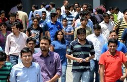 Sarkari Naukri: सरकारी नौकरी चाहिए? इन क्षेत्रों में चल रही भर्ती, जल्द करें आवेदन